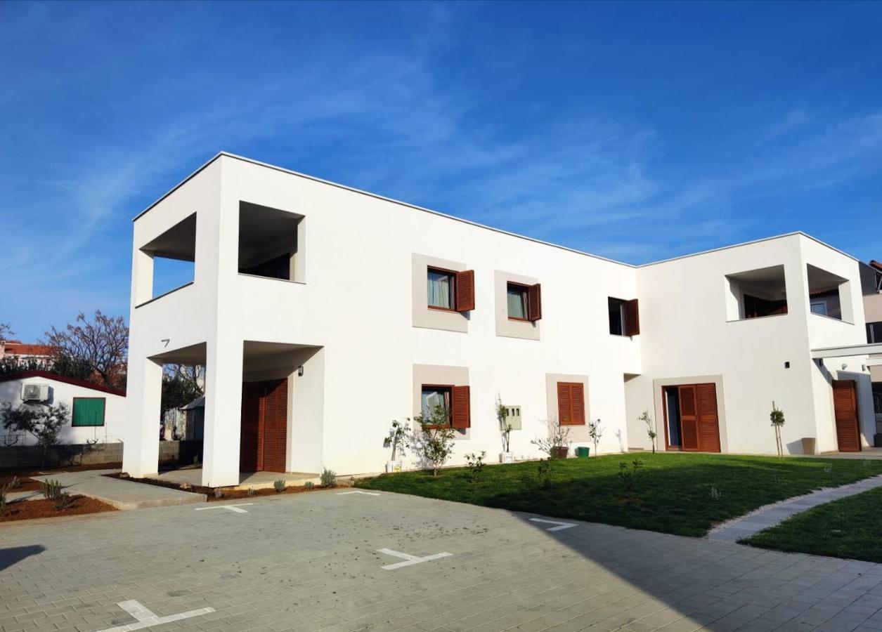 Apartments Leticia Vrsi Zewnętrze zdjęcie