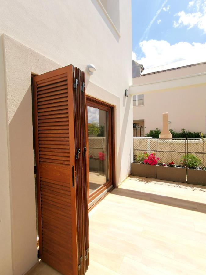 Apartments Leticia Vrsi Zewnętrze zdjęcie