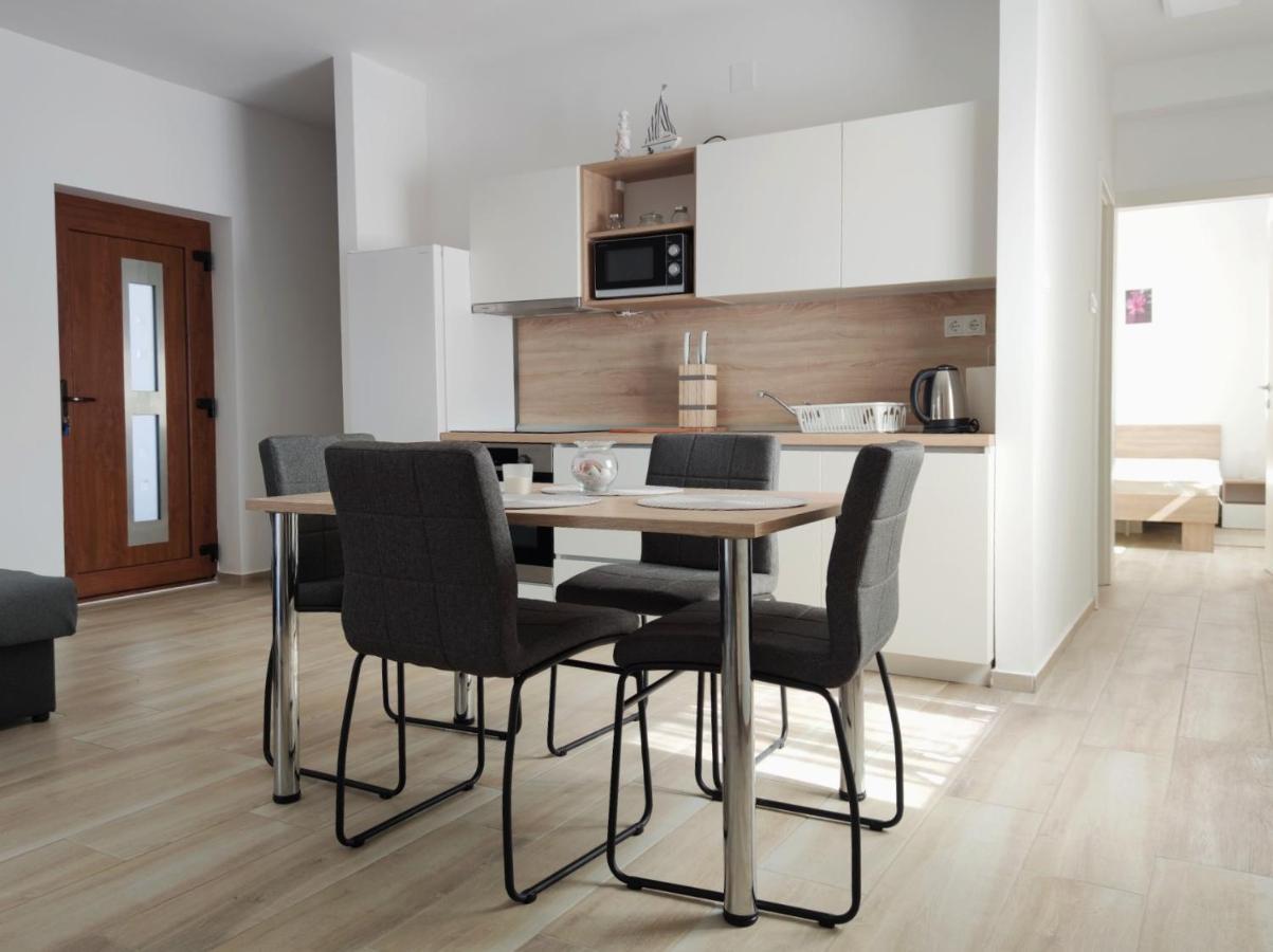Apartments Leticia Vrsi Zewnętrze zdjęcie