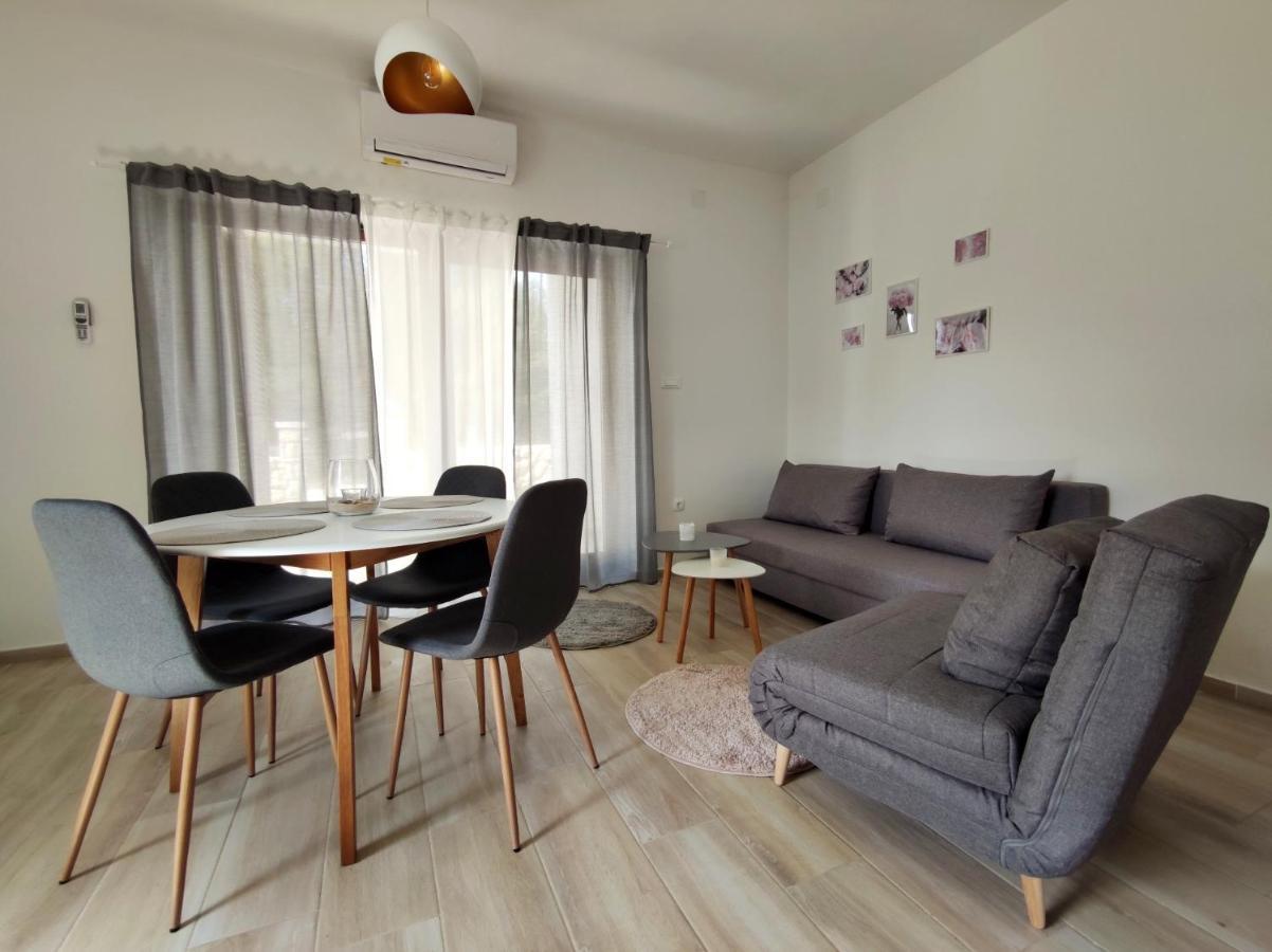 Apartments Leticia Vrsi Zewnętrze zdjęcie