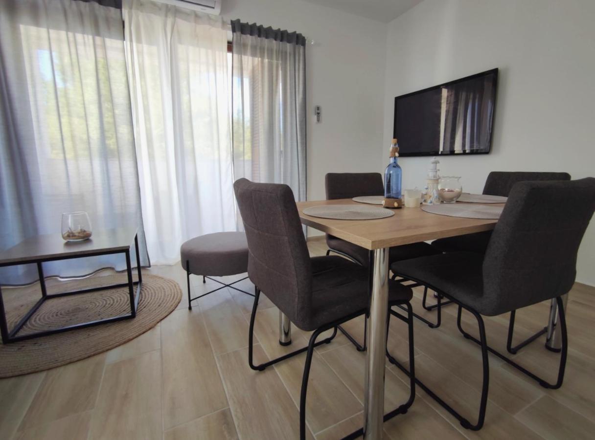 Apartments Leticia Vrsi Zewnętrze zdjęcie