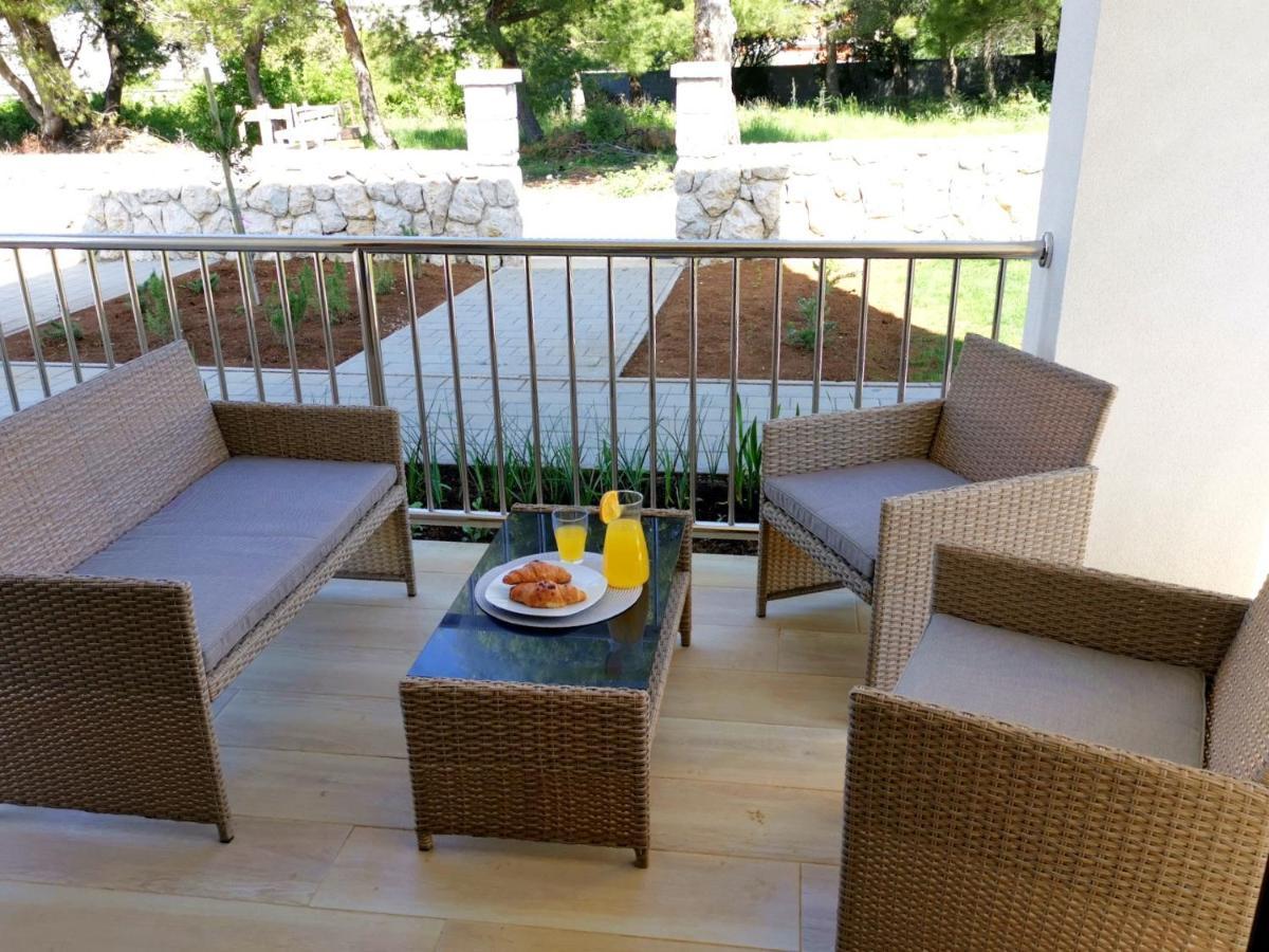 Apartments Leticia Vrsi Zewnętrze zdjęcie