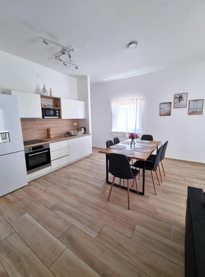 Apartments Leticia Vrsi Zewnętrze zdjęcie