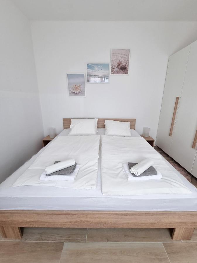 Apartments Leticia Vrsi Zewnętrze zdjęcie