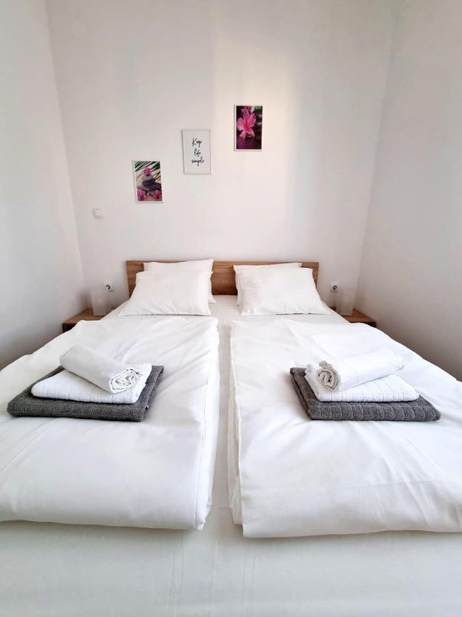 Apartments Leticia Vrsi Zewnętrze zdjęcie