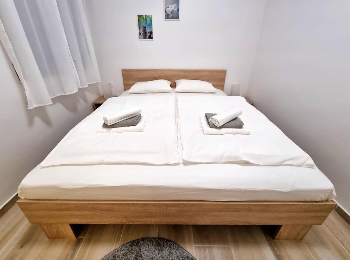 Apartments Leticia Vrsi Zewnętrze zdjęcie