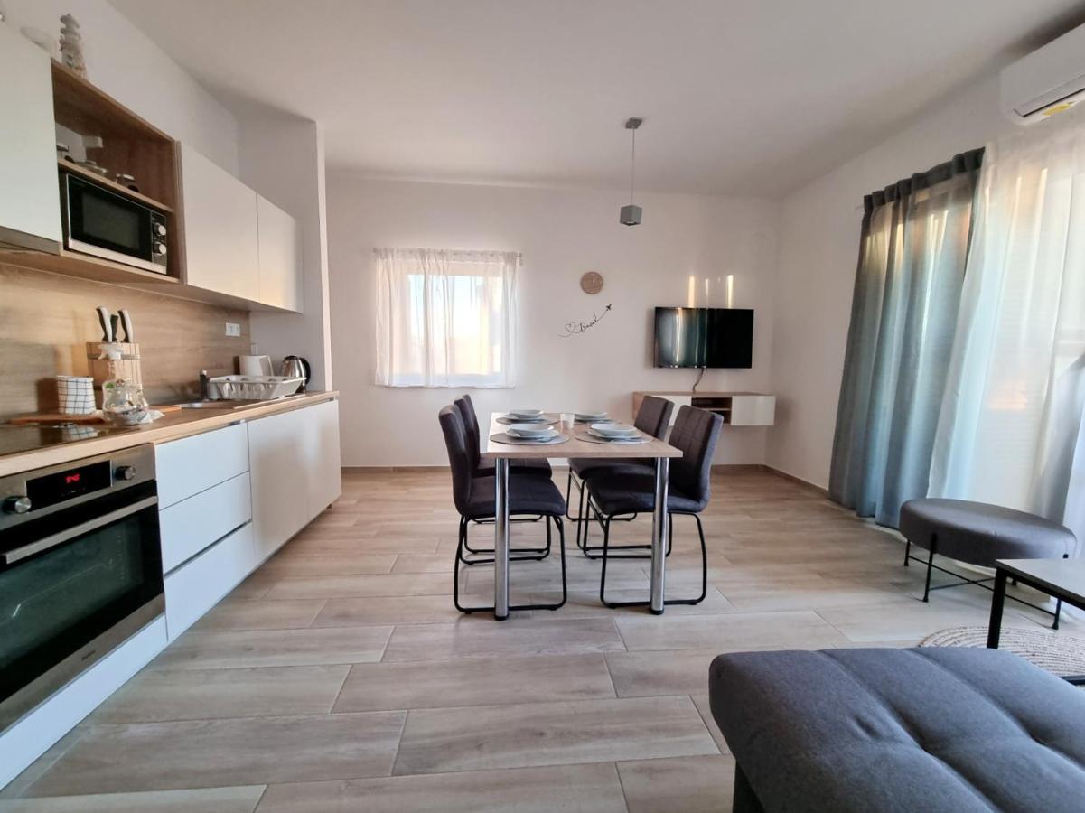 Apartments Leticia Vrsi Zewnętrze zdjęcie