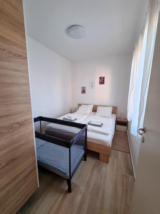 Apartments Leticia Vrsi Zewnętrze zdjęcie